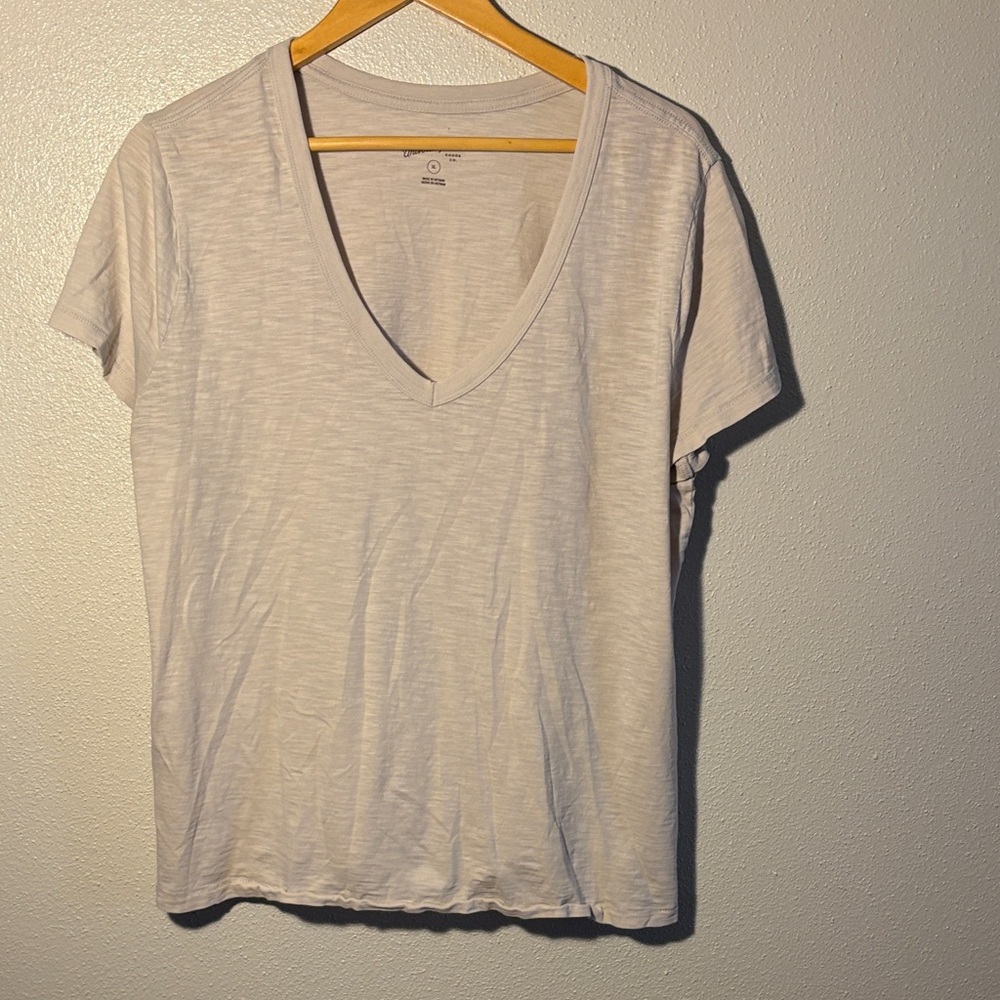 Universal Thread Light Gray V-Neck Tee